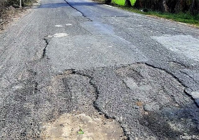 Chamba: पठानकोट-भरमौर एनएच पर सीमेंट से भरे गड्ढों पर स्थानीय लोगों ने जताई नाराज़गी