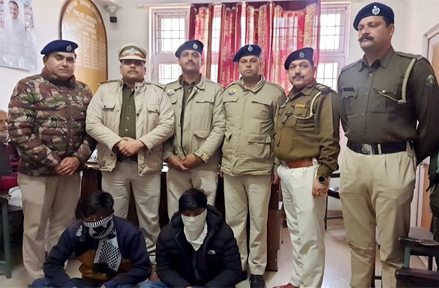 Kangra: फतेहपुर पुलिस ने ब्लैकमेलिंग गिरोह का भंडाफोड़ किया, राजस्थान से दो गिरफ्तार Kangra: फतेहपुर पुलिस ने ब्लैकमेलिंग गिरोह का भंडाफोड़ किया, राजस्थान से दो गिरफ्तार