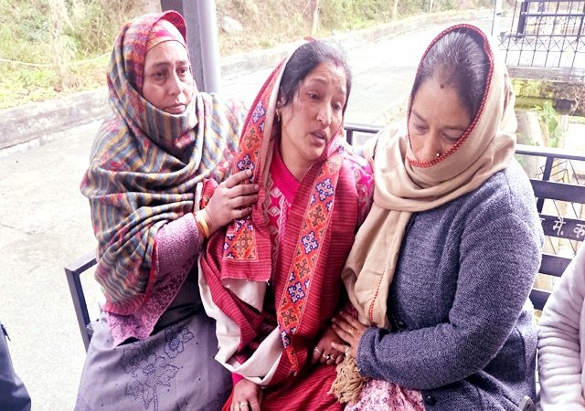 Kangra: मां ने बेटी की मौत में ससुराल वालों पर लगाया साजिश का आरोप, कड़ी सजा की मांग