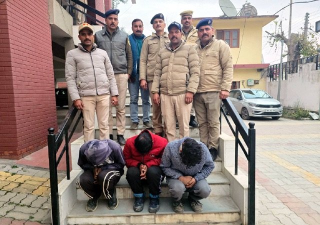 Mandi: सुंदरनगर, चांदपुर पंप हाऊस में चोरी, पुलिस ने तीन आरोपियों को किया गिरफ्तार