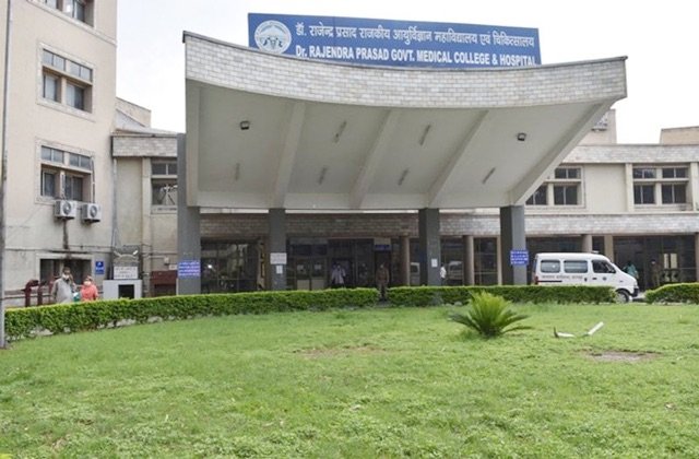 Kangra: डॉ. राजेंद्र प्रसाद राजकीय चिकित्सा महाविद्यालय टांडा में जल्द शुरू होगी अत्याधुनिक रोबोटिक सर्जरी