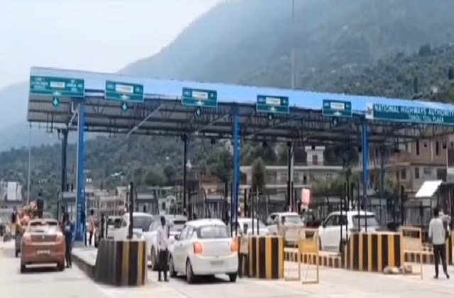 Kullu: नेरचौक-मनाली फोरलेन: टकोली टोल प्लाजा पर टोल वसूली शुरू, जानें नई दरें