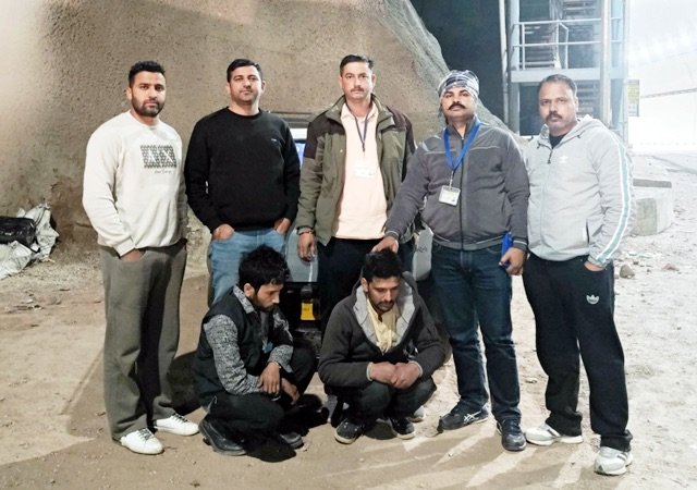 Himachal: स्वारघाट में पुलिस को बड़ी सफलता, कुल्लू के दो तस्कर 25.8 ग्राम चिट्टे के साथ गिरफ्तार
