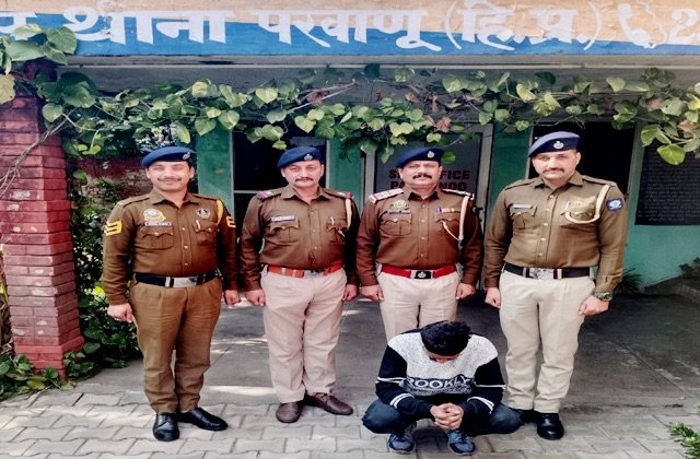 Solan: परवाणू में नाबालिग को भगाने वाला युवक गिरफ्तार: लंबी तलाश के बाद पुलिस ने किया मामला सुलझा