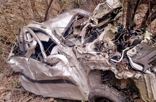 Himachal: करसोग में मौनी अमावस्या पर हुए दर्दनाक हादसे में पति की मौत, पत्नी गंभीर रूप से घायल