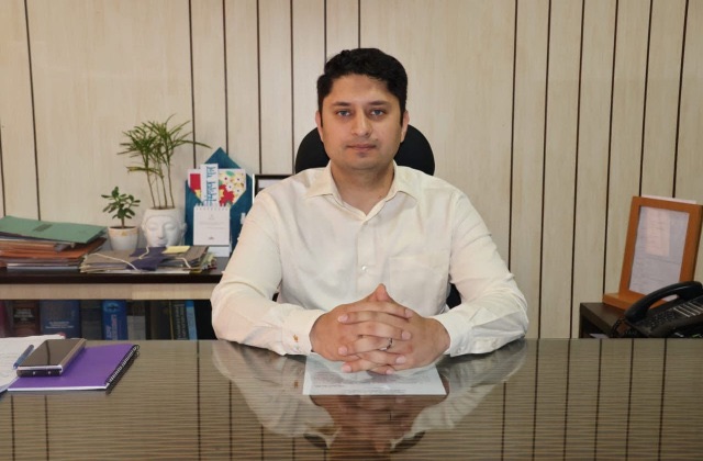 Mandi: अंतरराष्ट्रीय शिवरात्रि महोत्सव 2025: देवलु नाटी, वाद्ययंत्र प्रतियोगिता और सांस्कृतिक कार्यक्रमों की धूम Mandi: अंतरराष्ट्रीय शिवरात्रि महोत्सव 2025: देवलु नाटी, वाद्ययंत्र प्रतियोगिता और सांस्कृतिक कार्यक्रमों की धूम