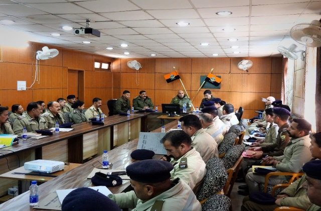 Kullu: कुल्लू में पुलिस अधीक्षक की अध्यक्षता में क्राइम-कम-वेलफेयर मीटिंग आयोजित