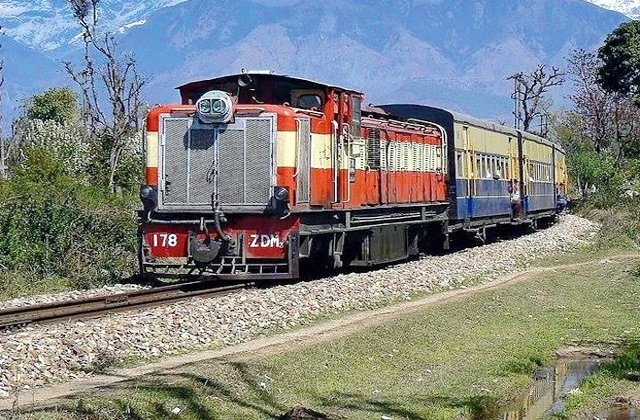 Kangra: कांगड़ा घाटी रेलमार्ग पर समयसारिणी में बदलाव: जानिए नई ट्रेन टाइमिंग