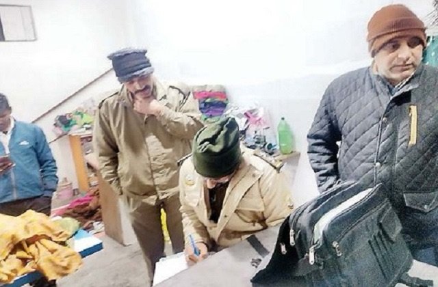 Mandi: नलसर में चोरों का आतंक: एक ही रात में तीन दुकानों के ताले तोड़े