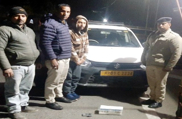 Chamba: चम्बा के प्रवेश द्वार तुनुहट्टी में पुलिस ने कार चालक से 1.28 ग्राम चिट्टा किया बरामद, आरोपी गिरफ्तार