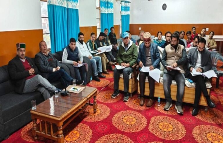 Kangra: रोगी कल्याण समिति को आर्थिक रूप से सशक्त करें : केवल पठानिया