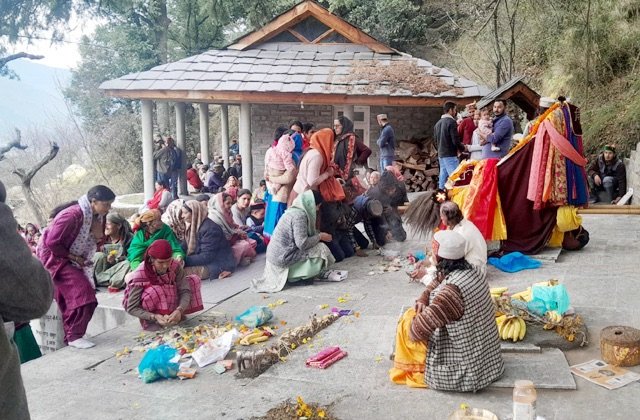 Kullu: फागली उत्सव 2025: कुल्लू के दुआड़ा गांव में धूमधाम से मनाया गया परंपरागत पर्व