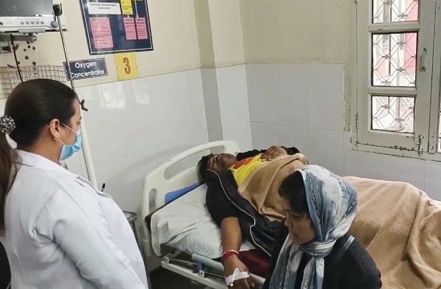 Himachal: हिमाचल के चिंतपूर्णी और नयना देवी में 20 श्रद्धालुओं को फूड पॉइजनिंग, एक की हालत गंभीर
