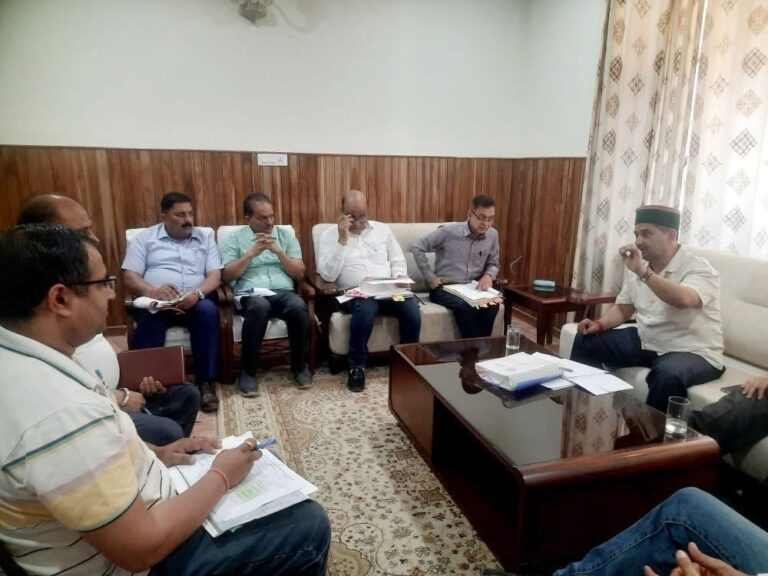 Kangra: विकास कार्यों में गुणवत्ता है जरूरी: उपमुख्य सचेतक केवल सिंह पठानिया ने की पीएमजीएसवाई और नाबार्ड कार्यों की समीक्षा