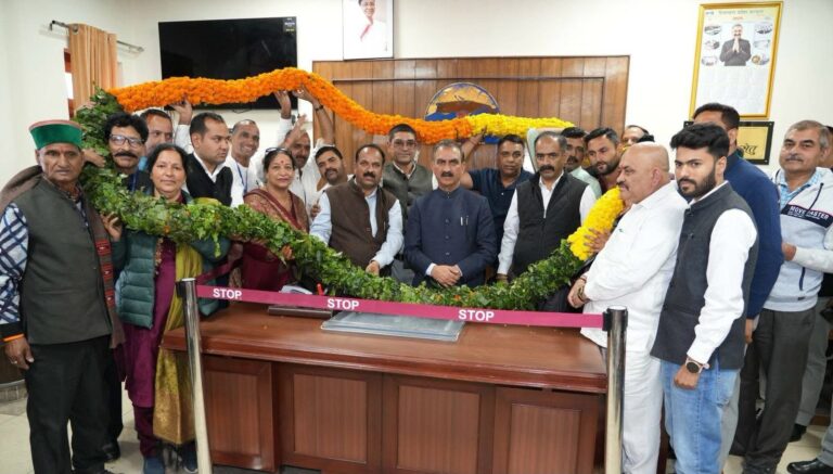 Himachal: मुख्यमंत्री से मिले पंचायत प्रतिनिधि: मानदेय वृद्धि पर आभार, नशा मुक्त हिमाचल में सहयोग का संकल्प