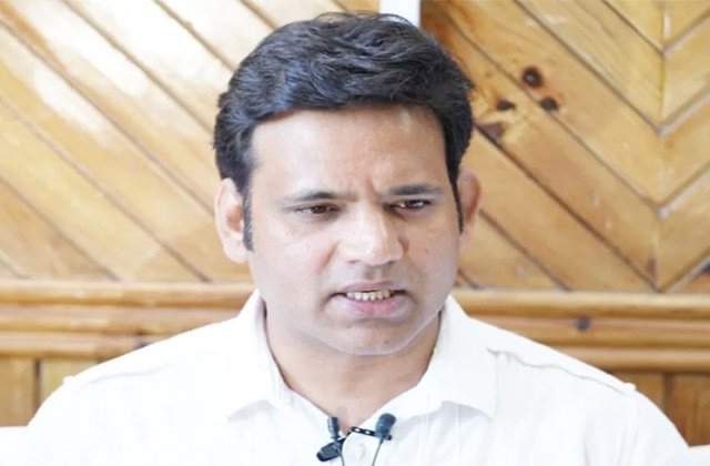 Kangra: 33वीं ऑल इंडिया शहीद मेजर दुर्गामल और कैप्टन दल बहादुर गोल्ड कप फुटबॉल प्रतियोगिता का भव्य शुभारंभ, आरएस बाली ने की शिरकत