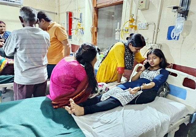 Solan: लोधीमाजरा में भीषण सड़क हादसा: 20 कामगार घायल, 15 की हालत नाजुक, इच्छाधारी मंदिर के पास पलटी पिकअप