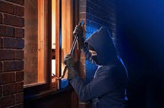 Mandi: जोगिंद्रनगर में चोरों का कहर: 15 दिनों में एक ही घर में दो बार चोरी, पुलिस पर उठे सवाल