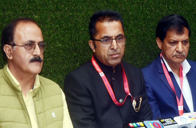 Shimla: शिमला में आवारा कुत्तों का आतंक, एसीसीएफ प्रमुख ने नगर निगम पर लापरवाही का लगाया आरोप Shimla: शिमला में आवारा कुत्तों का आतंक, एसीसीएफ प्रमुख ने नगर निगम पर लापरवाही का लगाया आरोप