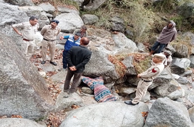 Chamba: भटियात के रायपुर पंचायत में बादल फटा या कुदरत का कहर? बाढ़ में भेड़पालक समेत 60 बेजुबानों की मौत Chamba: भटियात के रायपुर पंचायत में बादल फटा या कुदरत का कहर? बाढ़ में भेड़पालक समेत 60 बेजुबानों की मौत