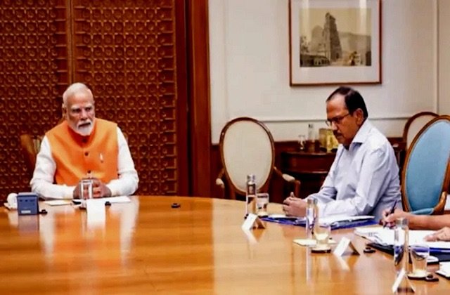 PM मोदी की सीधी निगरानी में चला ऑपरेशन सिंदूर, NSA डोभाल ने दी हर पल की जानकारी
