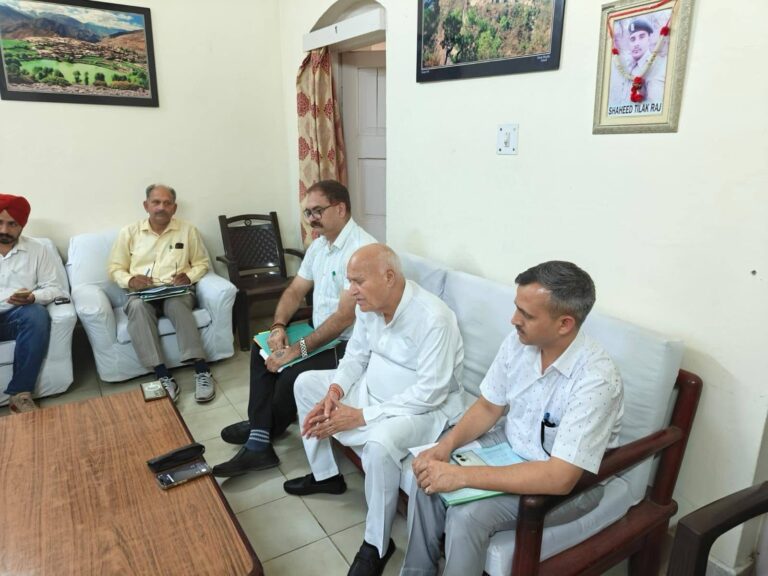 Kangra: गर्मी में पानी-बिजली की किल्लत नहीं होगी! कृषि मंत्री चन्द्र कुमार ने दिए सख्त निर्देश