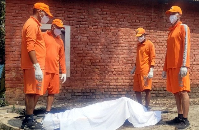 Kangra: कांगड़ा में रहस्य: 3 दिन से लापता व्यक्ति का शव कुएं में मिला, गांव में सनसनी