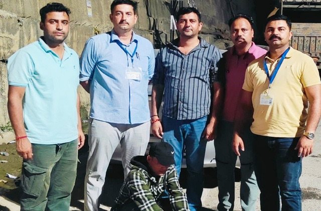 Bilaspur: बिलासपुर पुलिस ने नाकाबंदी में 326 ग्राम चरस के साथ नेपाली युवक को किया गिरफ्तार