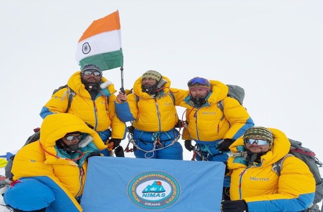 Himachal: हिमाचल के वीर जवानों ने लहराया तिरंगा, कंचनजंगा की चोटी पर रचा इतिहास