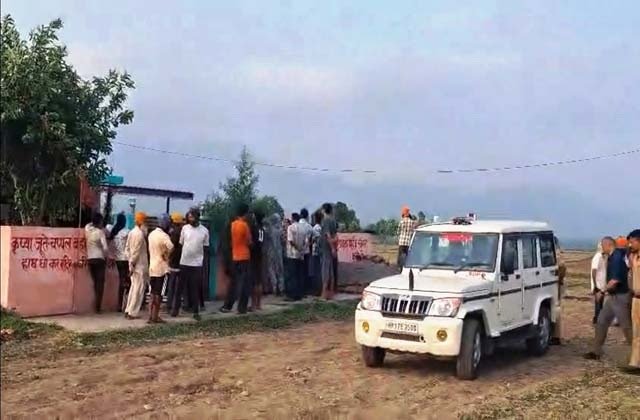 Sirmaur: हिमाचल के पांवटा साहिब में साधु की रहस्यमयी मौत: शरीर पर मिले चोटों के निशान, हत्या की आशंका
