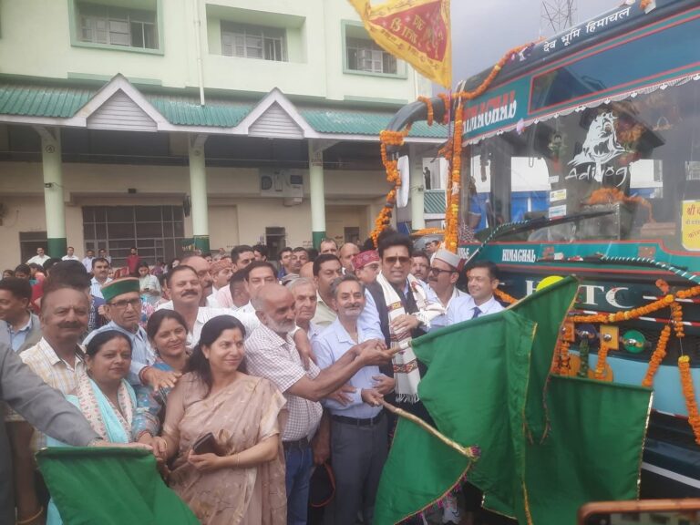 Kangra: हिमाचल प्रदेश ने धार्मिक पर्यटन को बढ़ावा देने के लिए श्री चामुंडा देवी से वृंदावन तक वातानुकूलित बस सेवा शुरू की
