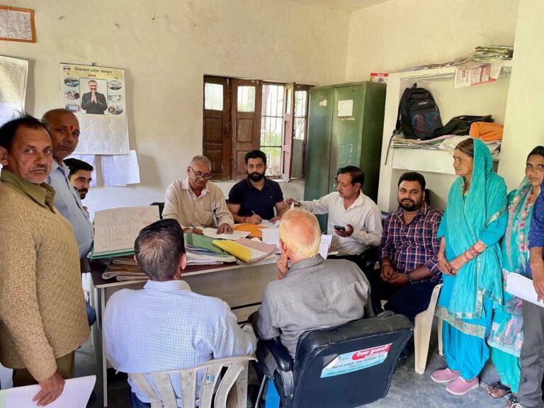 Bilaspur: राजपुरा में राजस्व लोक अदालत का आयोजन: सदर उपमंडल में 38 मामलों का मौके पर निपटारा