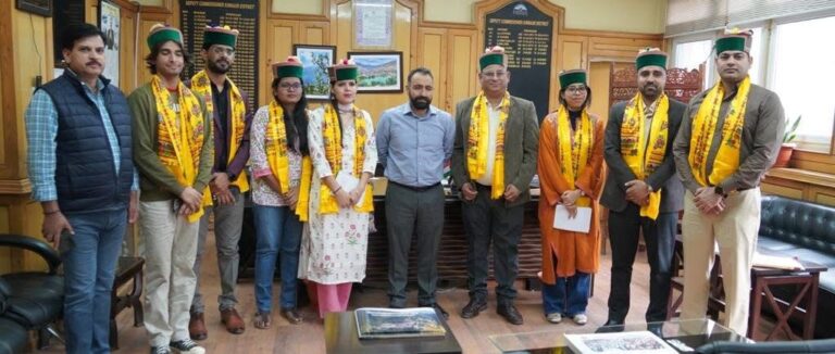 Kinnaur: किन्नौर में 25 बी.एल.ओ. को मिला चुनावी प्रशिक्षण, ECI प्रधान सचिव अरविंद आनंद ने बताया निष्पक्ष चुनाव का महत्व