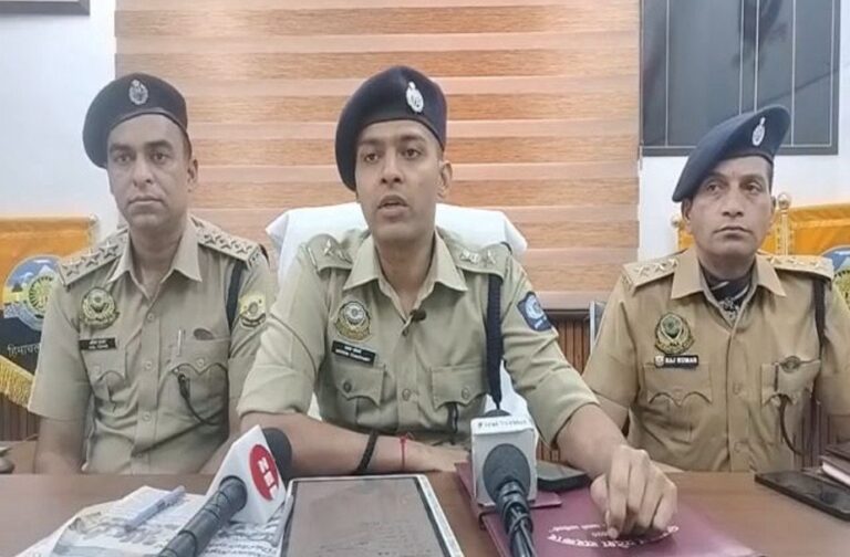 Kangra: देहरा के सुकाहर गांव का युवक संदिग्ध गतिविधियों के चलते गिरफ्तार, सोशल मीडिया पर पाकिस्तान से जुड़े सुराग