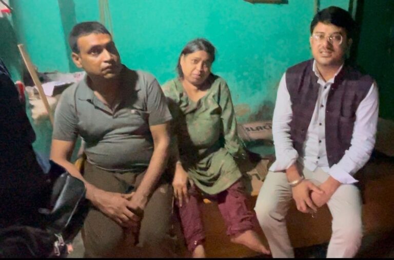 Kangra: दाने-दाने को तरस रहा है धन्नी राम का परिवार, 85 वर्षीय बुजुर्ग अपने दो विकलांग बच्चों की जिम्मेदारी उठाने को मजबूर