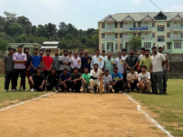 Kangra: स्वामी विवेकानंद की स्मृति में शाहपुर कॉलेज द्वारा क्रिकेट टूर्नामेंट का आयोजन, युवाओं को मिला खेल और समाज सेवा का संदेश