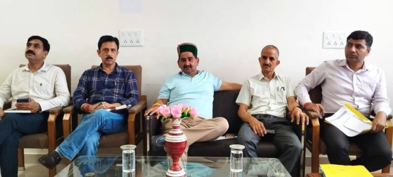 Kangra: मानसून से पहले शाहपुर में तैयारियां तेज़, विधायक केवल सिंह पठानिया ने की आपदा प्रबंधन की समीक्षा बैठक