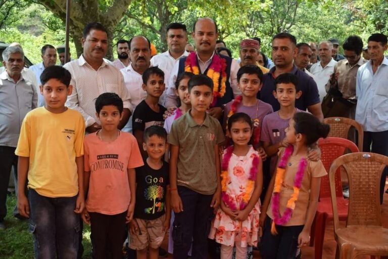 Kangra: प्रदेश सरकार की प्रतिबद्धता : समाज के अंतिम व्यक्ति तक कल्याणकारी योजनाओं का लाभ पहुंचे – यादविंद्र गोमाचसराल पट्ट में दिसंबर तक बैली ब्रिज का निर्माण सुनिश्चित