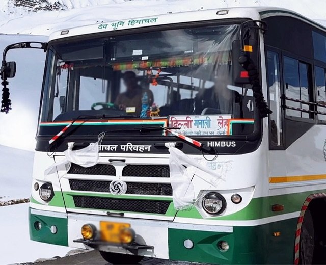 Himachal: दिल्ली-लेह बस सेवा शुरू: अब मात्र ₹1826 में 30 घंटे में करें दुनिया के सबसे ऊंचे दर्रों की रोमांचक यात्रा!