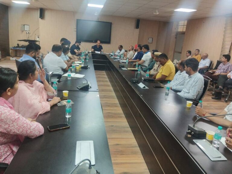 Kangra: इंदौरा में आपदा प्रबंधन मॉक ड्रिल और मानसून तैयारियों को लेकर एसडीएम की दो अहम बैठकें