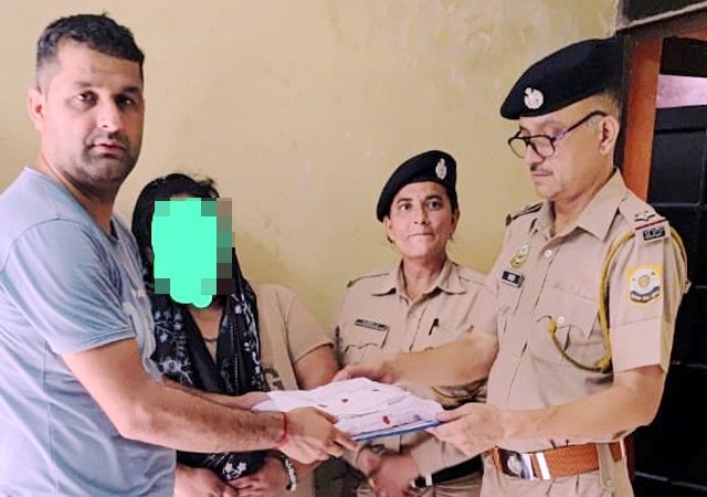 Sirmaur: सिरमौर के पांवटा साहिब में महिला के घर से स्मैक और नकदी बरामद, पुलिस ने की बड़ी कार्रवाई