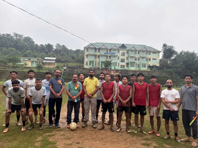 Kangra: शाहपुर कॉलेज में दो दिवसीय फुटबॉल टूर्नामेंट: अंडर डॉग्स पालमपुर एफसी ने जीता खिताब