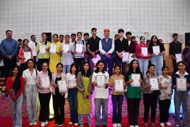 Solan: राजेश धर्माणी बोले: शिक्षा में गुणवत्ता और नवाचार से संवरेंगे हिमाचल के सितारे