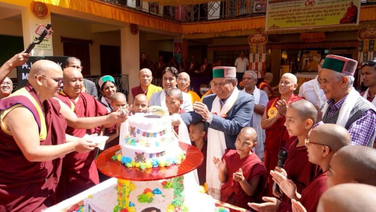 Kinnaur: राजस्व मंत्री जगत सिंह नेगी ने दलाई लामा के 90वें जन्मोत्सव पर दिया करुणा और संस्कृति संरक्षण का संदेश Kinnaur: राजस्व मंत्री जगत सिंह नेगी ने दलाई लामा के 90वें जन्मोत्सव पर दिया करुणा और संस्कृति संरक्षण का संदेश