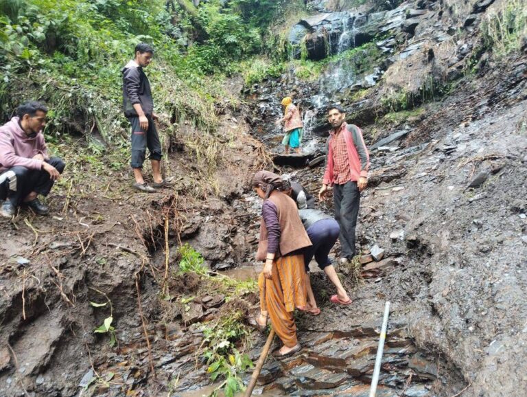Mandi: आपदा के बाद जलशक्ति विभाग का बड़ा एक्शन: मंडी में 588 पेयजल योजनाएं बहाल, ग्रामीणों का सहयोग बना मिसाल Mandi: आपदा के बाद जलशक्ति विभाग का बड़ा एक्शन: मंडी में 588 पेयजल योजनाएं बहाल, ग्रामीणों का सहयोग बना मिसाल