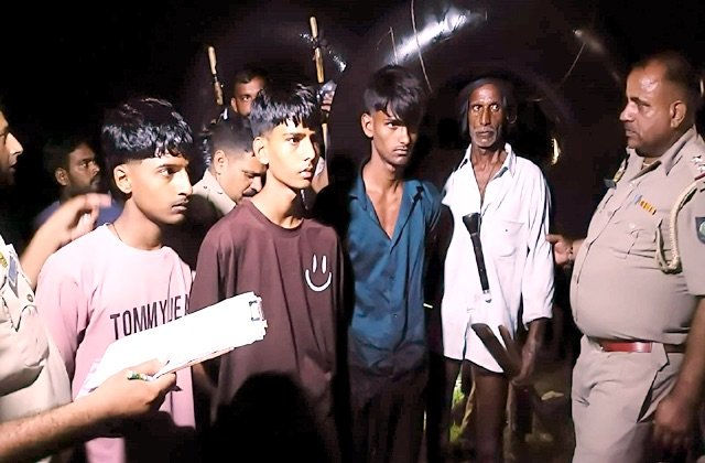 Sirmaur: यमुना में जलस्तर बढ़ा, जान जोखिम में डाल पुलिस और गोताखोरों ने 3 किशोरों को बचाया – रात भर चला रेस्क्यू ऑपरेशन