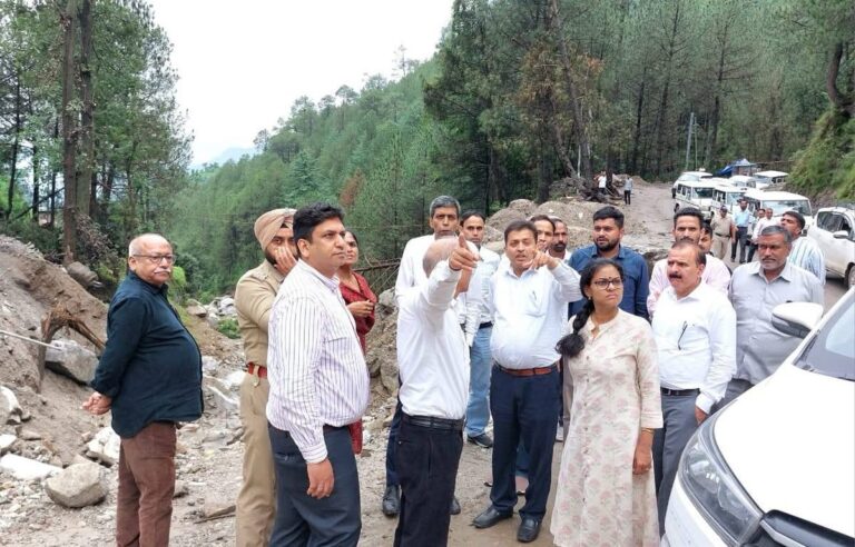 Mandi: करसोग पहुंचे केंद्र सरकार के विशेषज्ञ, हिमाचल में बढ़ती प्राकृतिक आपदाओं के कारणों की करेंगे गहराई से जांच