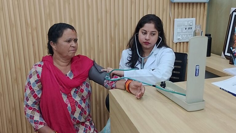 Kangra: कांगड़ा में खुला Dr. Sharda Ayurveda क्लिनिक, बिना साइड इफेक्ट आयुर्वेदिक इलाज से मिलेगी राहत