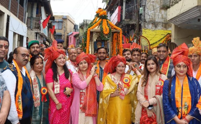Sirmaur: सिरमौर में तीन दिवसीय वामन द्वादशी मेला हुआ धूमधाम से शुरू, हजारों लोगों ने लिया भाग