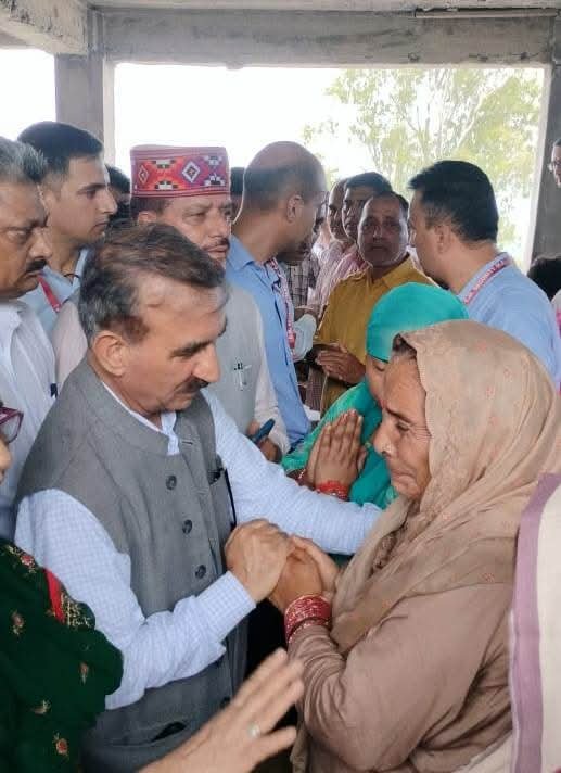 Hamirpur: सुजानपुर में सीएम सुक्खू का बड़ा ऐलान: बेघर परिवारों को मिलेंगे 8.70 लाख रुपये, विधायक भी देंगे मदद
